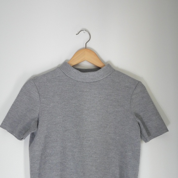 Zara - Short Sleeve Turtle Neck - Picture 2 of 2